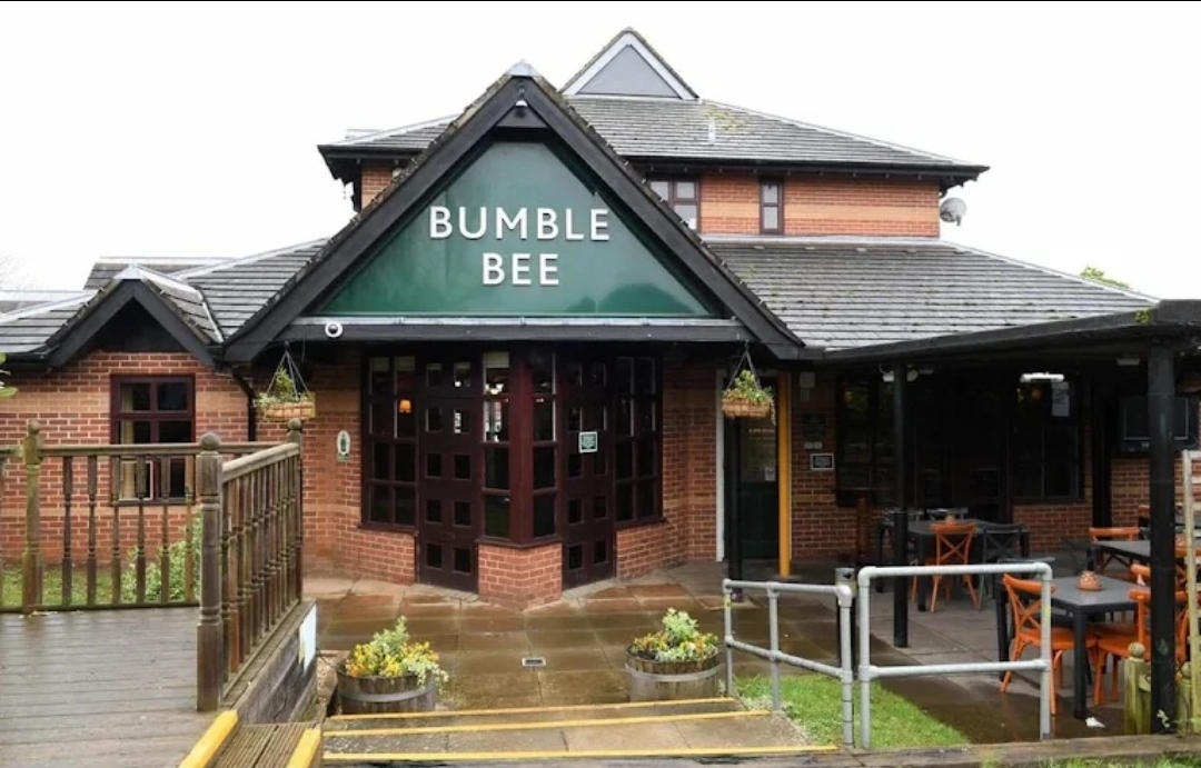 🎶 The 88's Mad Friday - The Bumble Bee, Flitwick  - Event Image 2 December 19, 2025 08:30 PM