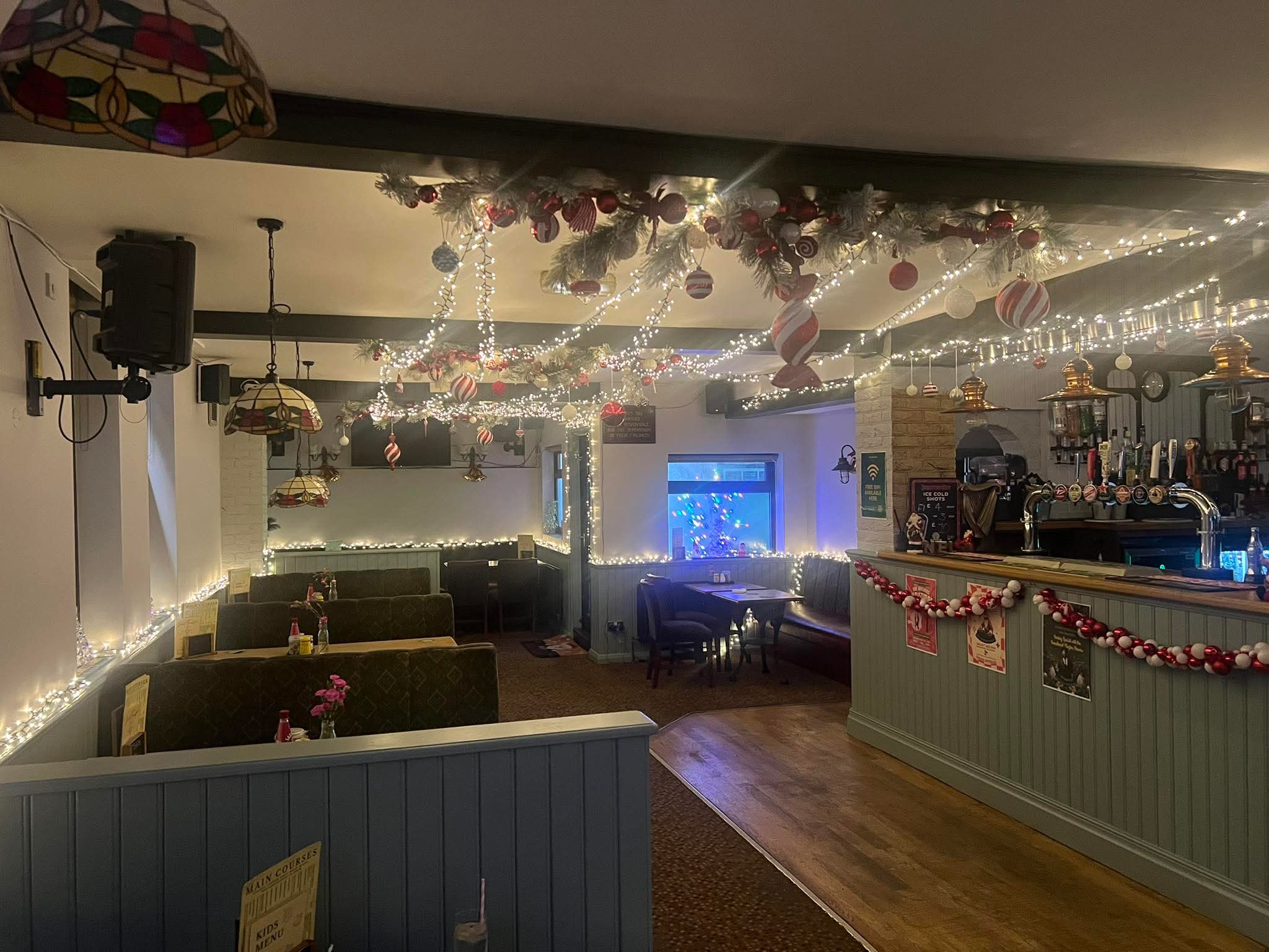 🪩 Xmas Special - The Sugar Loaf, Luton - Event Image 2 December 19, 2025 05:00 PM