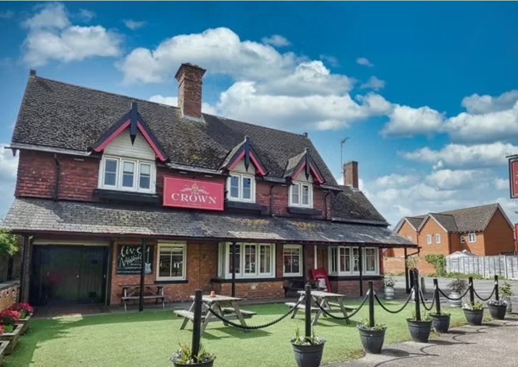 🎉 New Years Eve 2025 - The Crown, Flitwick - Event Image 2 December 31, 2025 07:30 PM