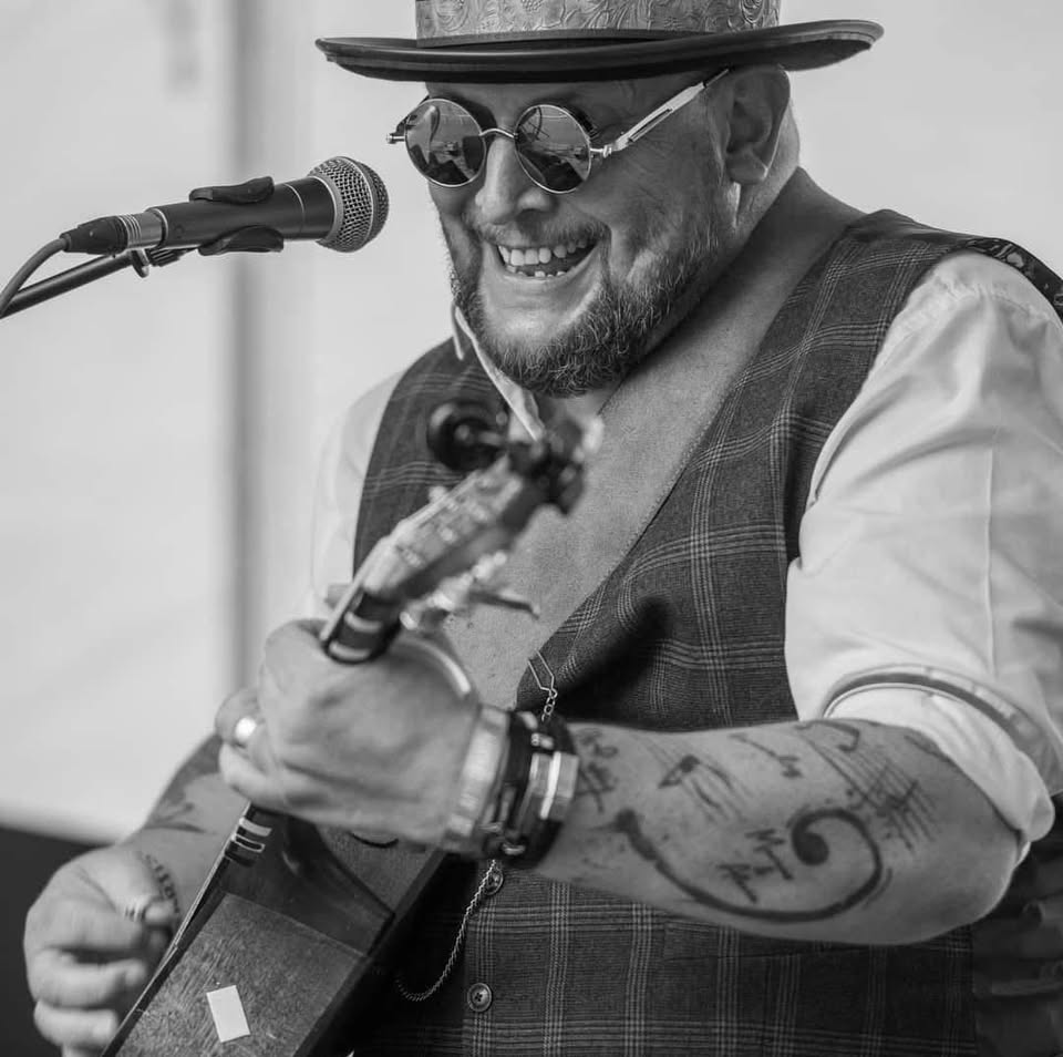 🎸 Marcus Watson Live - The Roundabout Coffee and Bar, Henlow - February 07, 2026 07:00 PM at The Roundabout Coffee and Bar, 300 Hitchin Rd, Henlow Camp, Henlow SG16 6DP