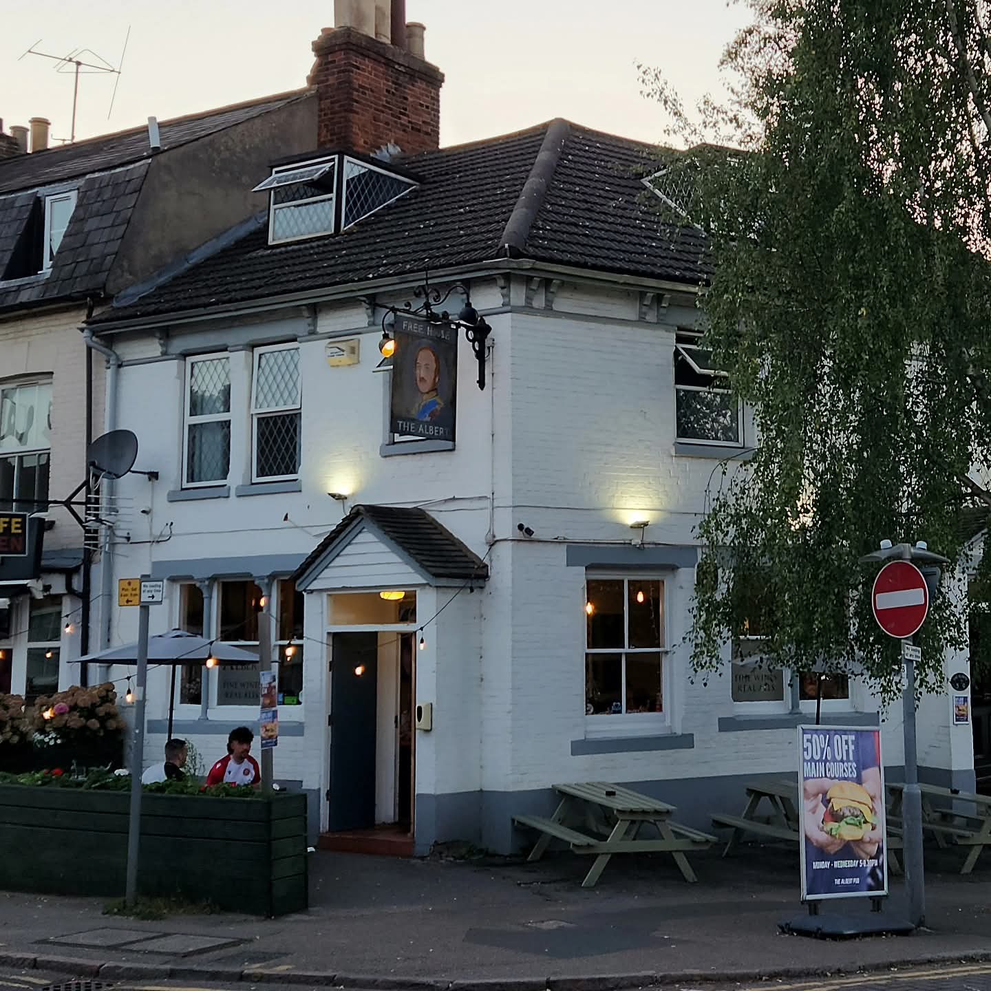 ♨️ Bottomless BBQ & Bottomless Drinks - The Albert Inn, Hitchin - Event Image 4 January 31, 2026 12:00 PM