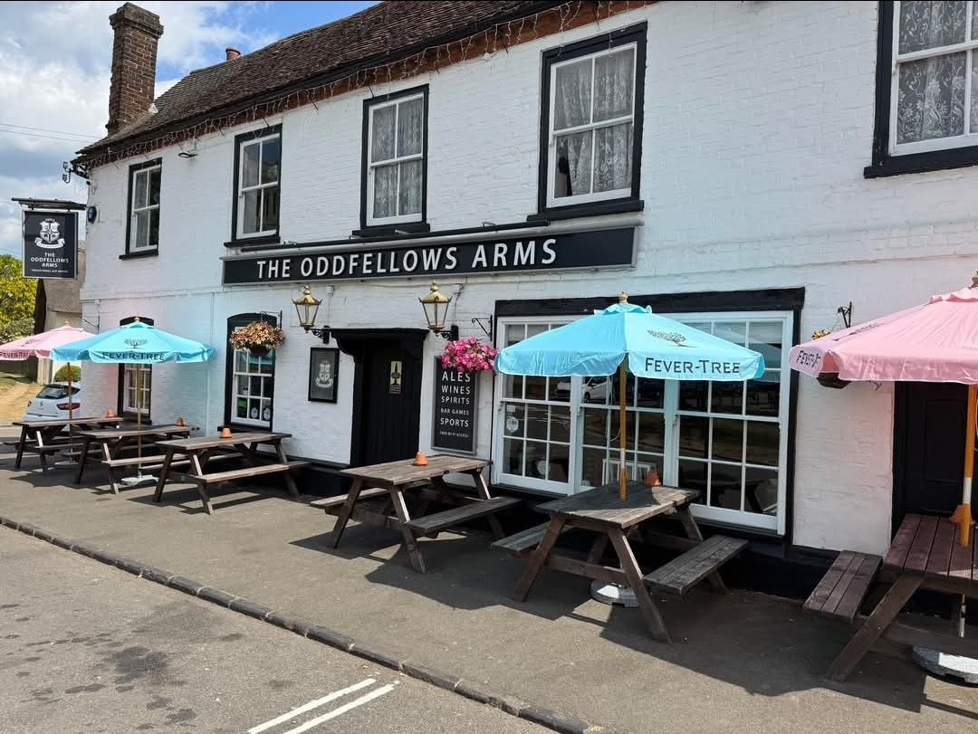 🎤 Jennifer Sings - The Odd Fellow's Arms, Toddington - Event Image 2 January 31, 2026 08:00 PM