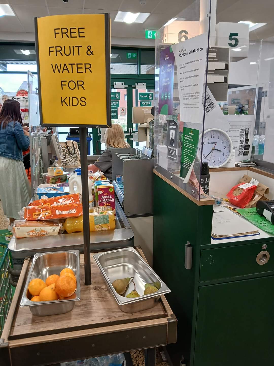 🍌JUST A REMINDER IF YOU HEAD INTO MORRISONS KIDS CAN GRAB FRUIT & A BOTTLE OF WATER FOR FREE! | Categories: Food & Drink, Stores 🍌JUST A REMINDER IF YOU HEAD INTO MORRISONS KIDS CAN GRAB FRUIT & A BOTTLE OF WATER FOR FREE! -