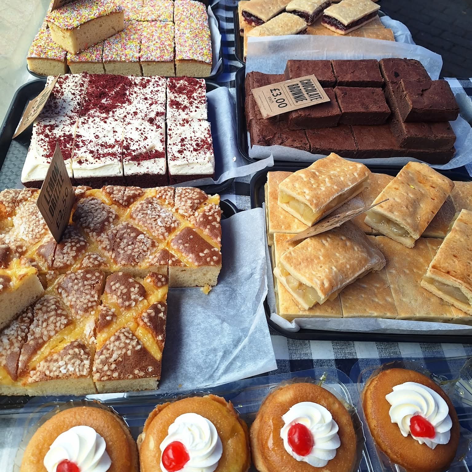 🐰 Dunstable Easter Market 2026  - Event Image 2 March 21, 2026 09:30 AM