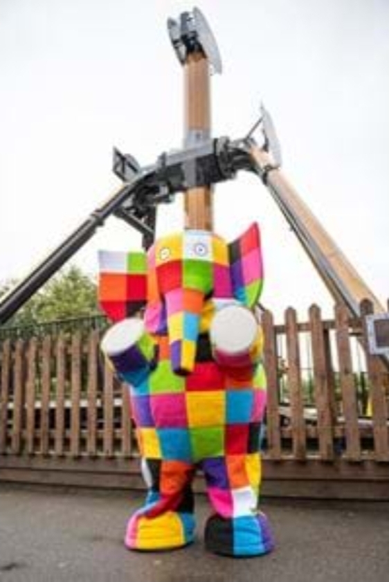 🦖 See Elmer the Patchwork Elephant - Gulliver's Dinosaur and Farm Park (2026) - Event Image 3 April 10, 2026 11:00 AM