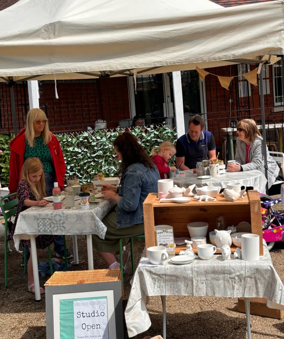 🎨 Painting at Bedford Park at The Pavilion Café, Bedford Park, Bedford, Bedfordshire MK41 7SS | Adults, Creative, Date Idea, Food/Drink, Fun, Low Cost, Outdoor, Scenic, Ticket Event | Suitable for: Wheelchair Friendly, Toilets 🎨 Painting at Bedford Park - Event Image 2 August 21, 2024 10:00 AM