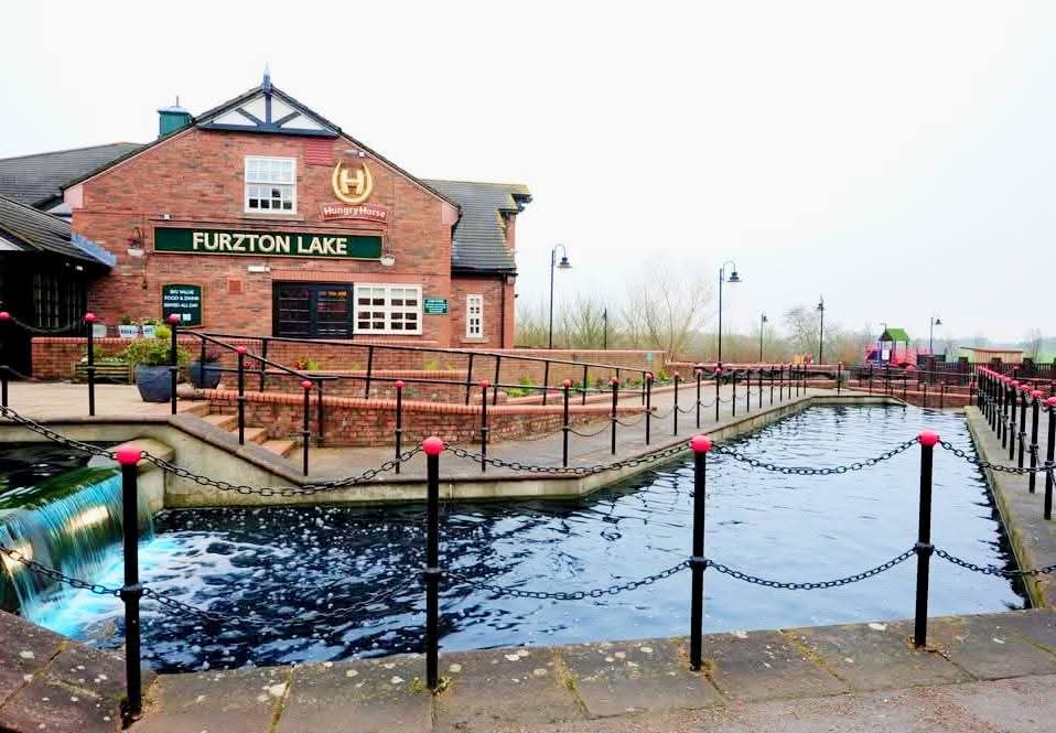 🎤 Amy Winehouse Tribute - Furzton Lake, Hungry Horse - Event Image 2 May 01, 2026 08:00 PM