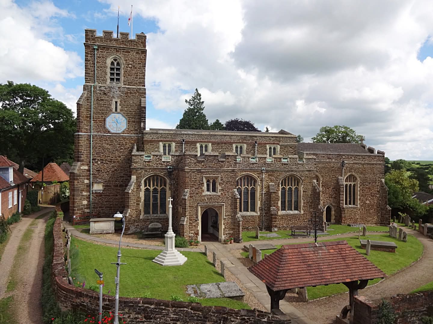 👚 New & Pre loved Clothing Sale - St Andrews Church, Ampthill  - Event Image 2 April 25, 2026 10:00 AM