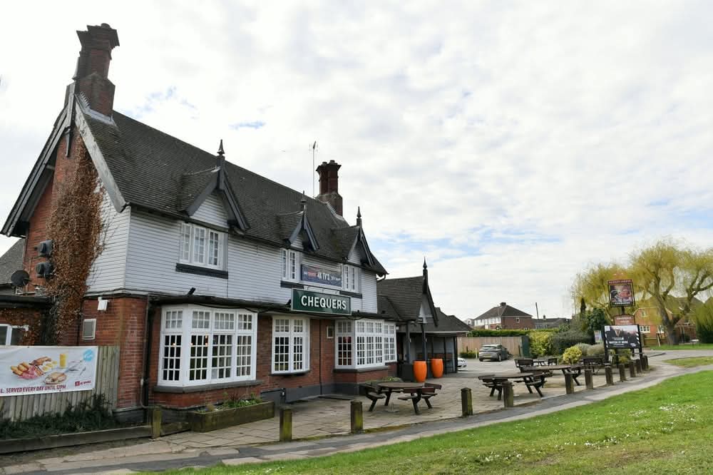 🎶 DJ for St Georges Day 2026 - The Chequers, Houghton Regis (Hungry Horse Pub) - Event Image 2 April 23, 2026 04:00 PM
