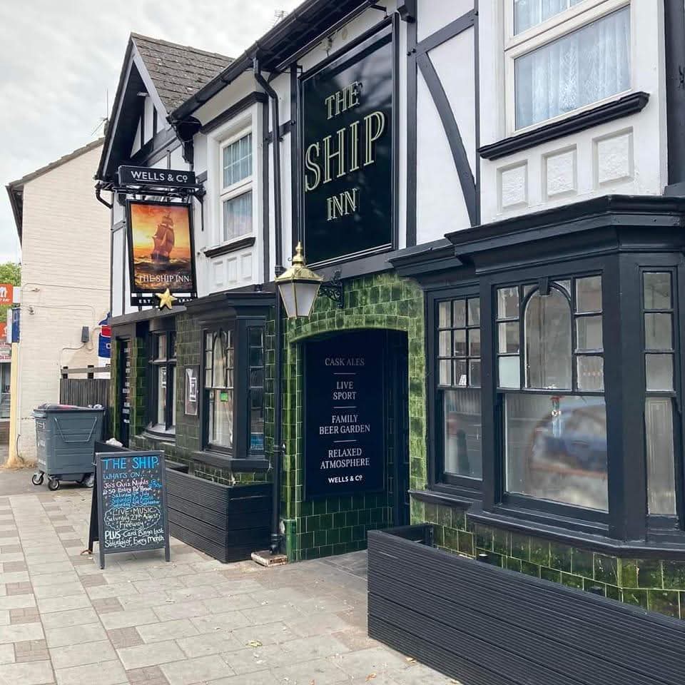 🎤 Karaoke Night - The Ship Inn, Bromham - Event Image 2 April 24, 2026 07:00 PM