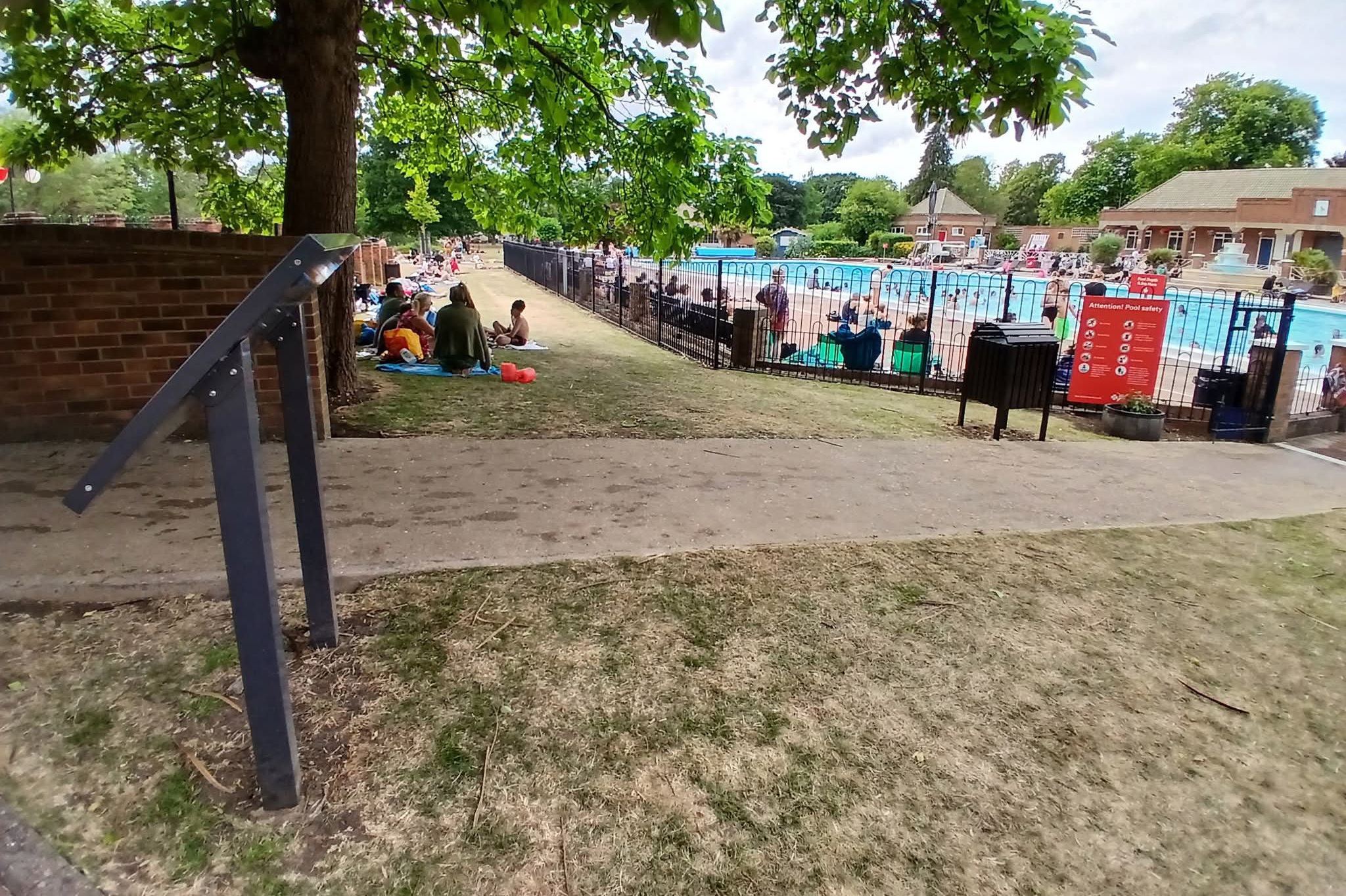 🏊‍♂️ Hitchin Outdoor Swimming Pool 2026 - Event Image 4 May 23, 2026 08:00 AM