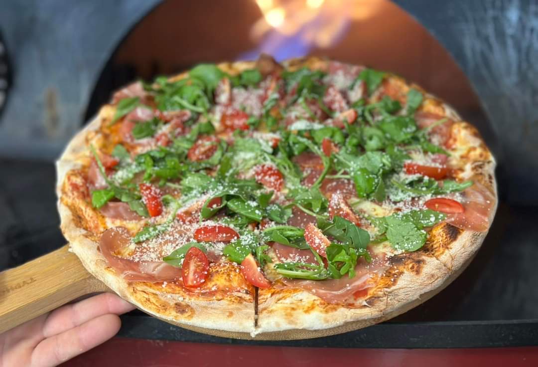 🍕🍹Bottomless Pizza and Cocktails night - Leighton Buzzard at Amore Pizzeria 2 Hockliffe St, Leighton Buzzard Bedfordshire LU7 1HG | Adults, Date Idea, Food/Drink, Fun, Indoor, Nightlife | Suitable for: Adults Only, Toilets 🍕🍹Bottomless Pizza and Cocktails night - Leighton Buzzard - Event Image 2 August 30, 2024 07:00 PM
