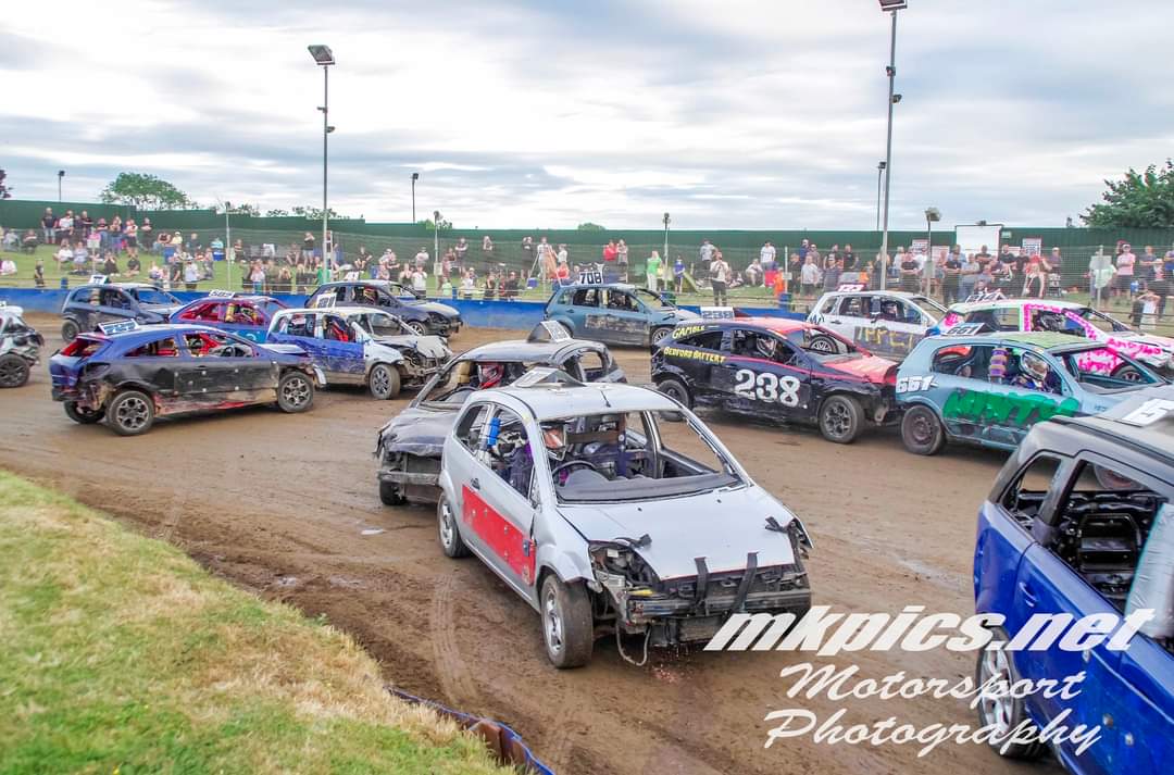 🚗🏁NORTHAMPTON SHALEWAY BANGER RACING - Event Image 3 August 26, 2024 01:00 PM