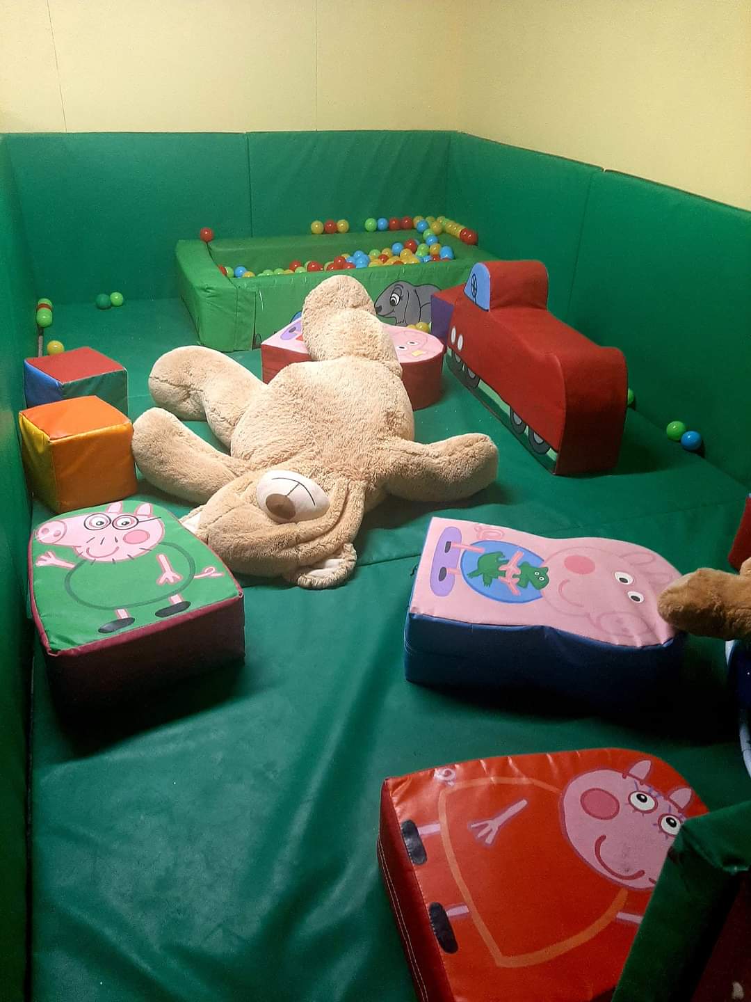 💥🛝 MUNCHKINS SOFT PLAY IN BARTON LE CLAY FOR AGES 5 & UNDER at The Olde Watermill Shopping Village Off, Faldo Rd, Barton-le-Clay MK45 4RF | Baby/Toddlers, Food/Drink, Fun, Indoor, Kids, Low Cost, Outdoor, Play Area, Scenic, Christmas | Suitable for: Accessible, Baby Changing, Family, Toilets 💥🛝 MUNCHKINS SOFT PLAY IN BARTON LE CLAY FOR AGES 5 & UNDER - Event Image 6 September 04, 2024