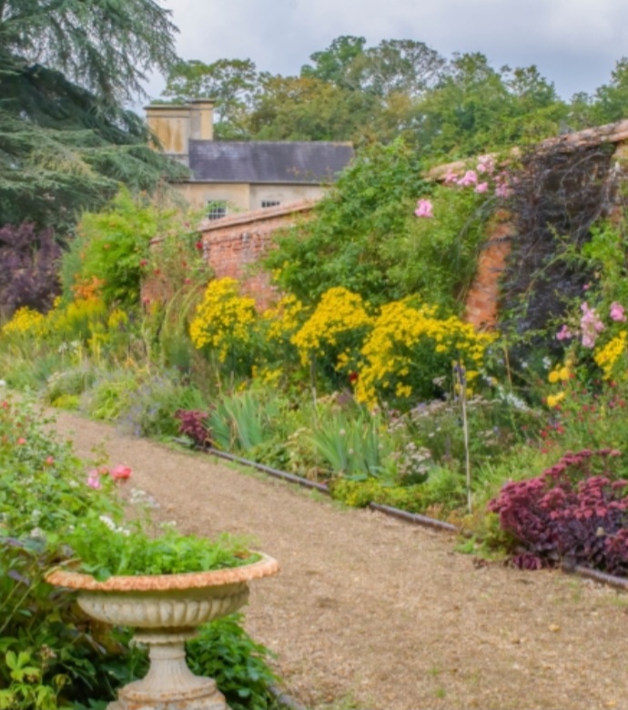 🌷Howbury Hall Garden Opening Day🌷 - Renhold - Event Image 4 September 08, 2024 02:00 PM