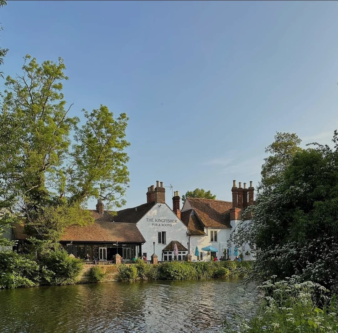🥂 NEW YEARS EVE BREAK AT THE KINGFISHER IN BEDFORD at The Kingfisher, Cardington Road, Bedford MK44 3SA | Adults, Entertainment, Food/Drink, Fun, Indoor, Music, Nightlife, Overnight, Seasonal, Ticket Event | Suitable for: Adults Only, Free Parking, Parking Onsite, Toilets 🥂 NEW YEARS EVE BREAK AT THE KINGFISHER IN BEDFORD - Event Image 2 December 31, 2024