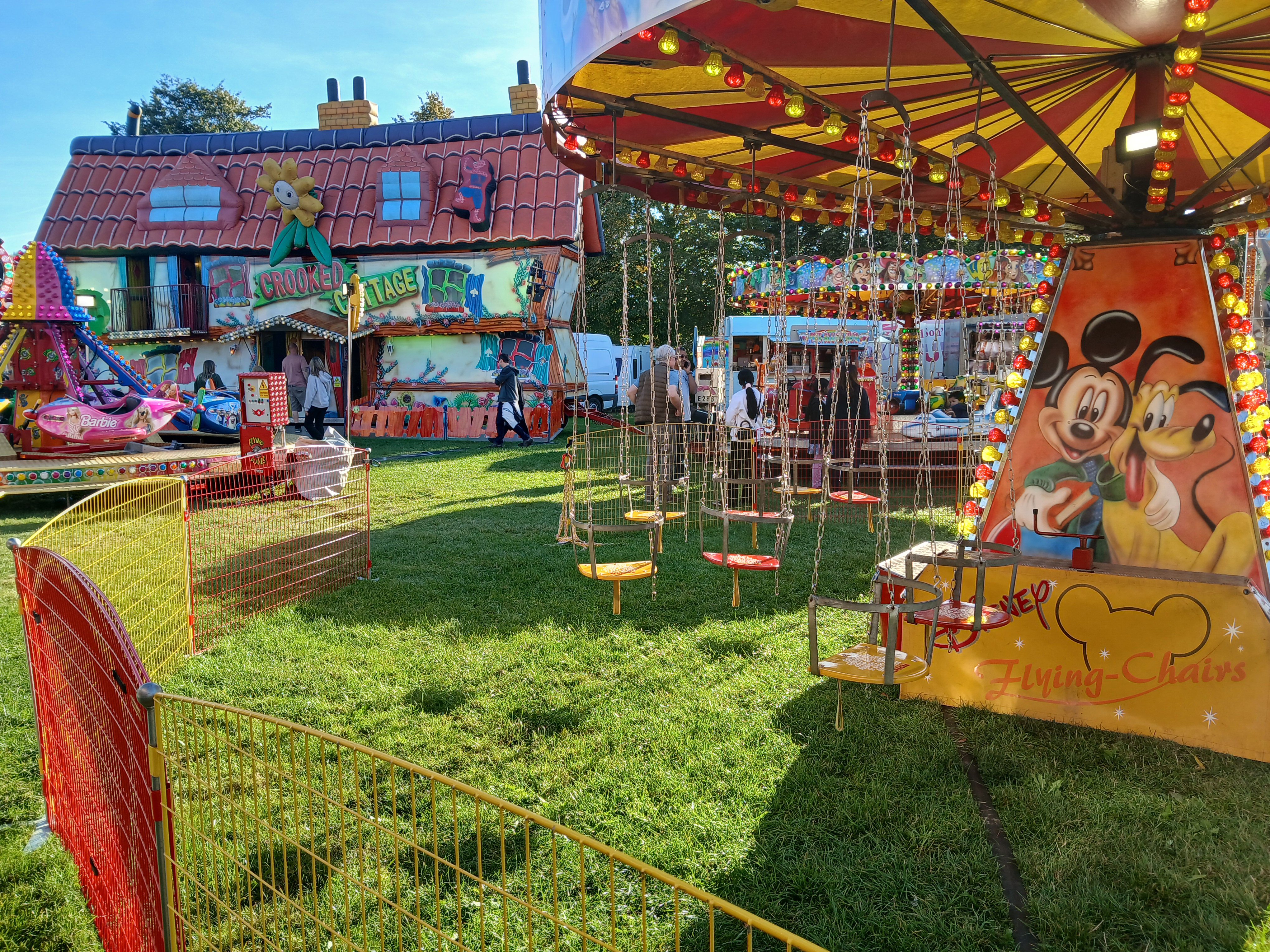 🎡WOBURN SANDS FUNFAIR🎡... - J W Harris and Sons Funfair   - Event Image 2 September 15, 2024 02:00 PM