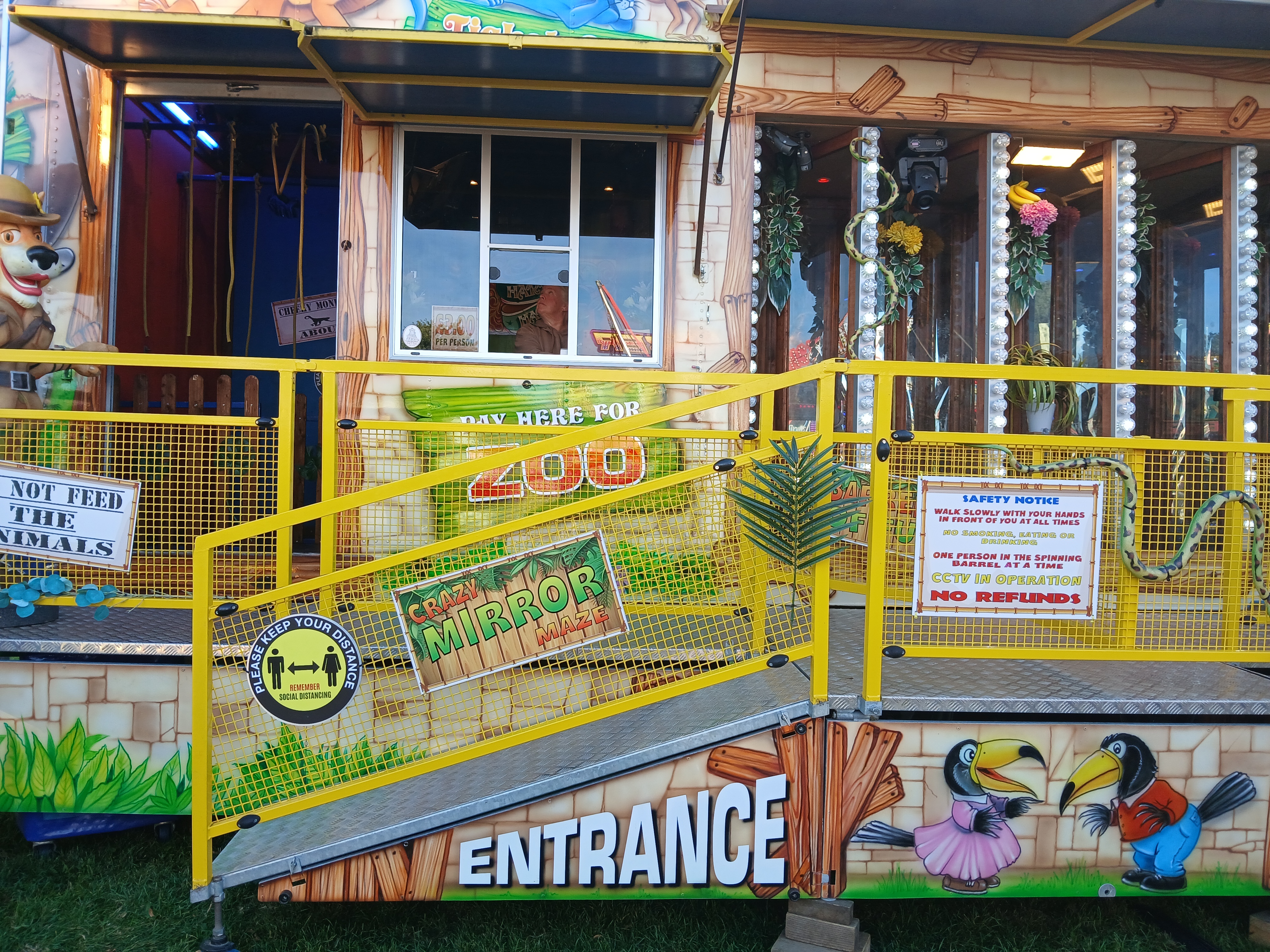 🎡WOBURN SANDS FUNFAIR🎡... - J W Harris and Sons Funfair   - Event Image 8 September 14, 2024 02:00 PM