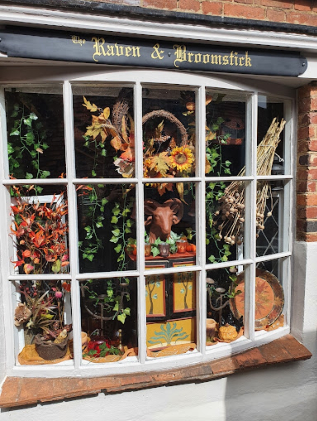 🧙‍♀️ Raven & Broomstick Halloween Market - Leighton Buzzard - Event Image 3 October 27, 2024 11:00 AM