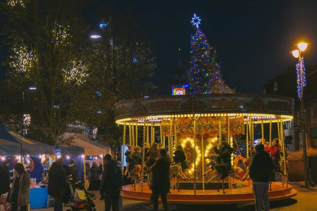 🌠 DUNSTABLE TWILIGHT CHRISTMAS MARKET 2024   - Event Image 3 December 15, 2024 10:00 AM
