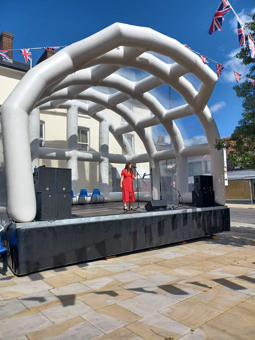 🌠 DUNSTABLE TWILIGHT CHRISTMAS MARKET 2024   - Event Image 6 December 15, 2024 10:00 AM