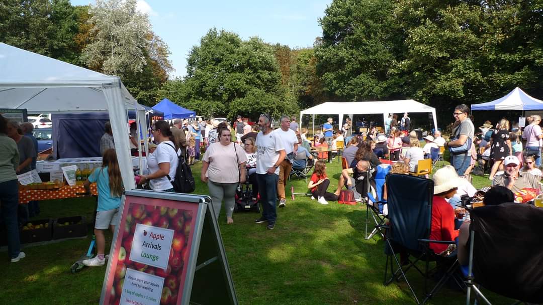 🍎 FREE APPLE DAY - POTTON 🍏 - Event Image 7 September 29, 2024 12:00 PM