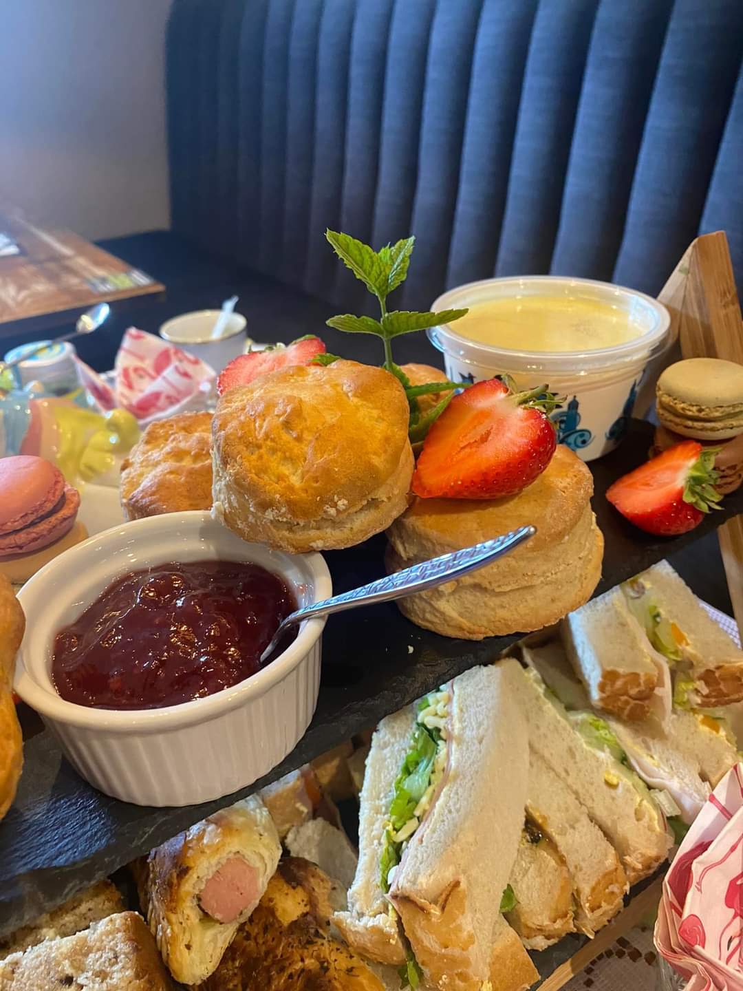 🎄🥂 Christmas afternoon teas - The White Swan in Dunstable at The White Swan, 91-93 High Street South, Dunstable, Bedfordshire LU6 3SF United Kingdom | Adults, Advance Booking, Annual, Date Idea, Food/Drink, Indoor, Seasonal, Social, Ticket Event, Christmas | Suitable for: Toilets 🎄🥂 Christmas afternoon teas - The White Swan in Dunstable - Event Image 3 December 18, 2024