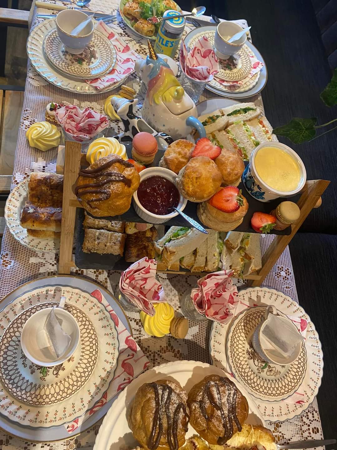 🎄🥂 Christmas afternoon teas - The White Swan in Dunstable at The White Swan, 91-93 High Street South, Dunstable, Bedfordshire LU6 3SF United Kingdom | Adults, Advance Booking, Annual, Date Idea, Food/Drink, Indoor, Seasonal, Social, Ticket Event, Christmas | Suitable for: Toilets 🎄🥂 Christmas afternoon teas - The White Swan in Dunstable - Event Image 4 December 18, 2024