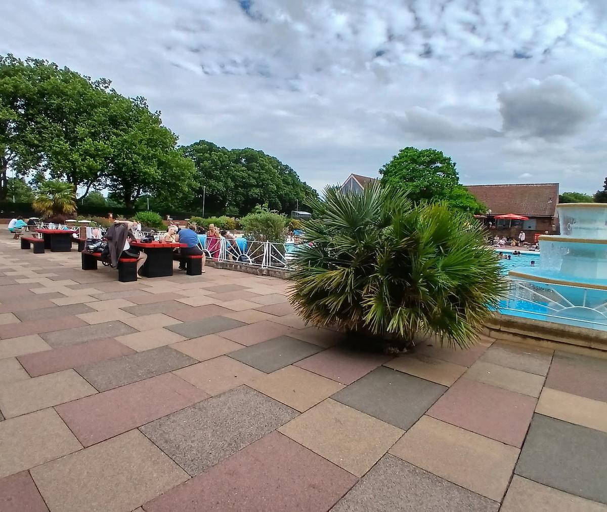 🏊‍♂️ Hitchin Outdoor Swimming Pool 2026 - Event Image 6 May 23, 2026 08:00 AM